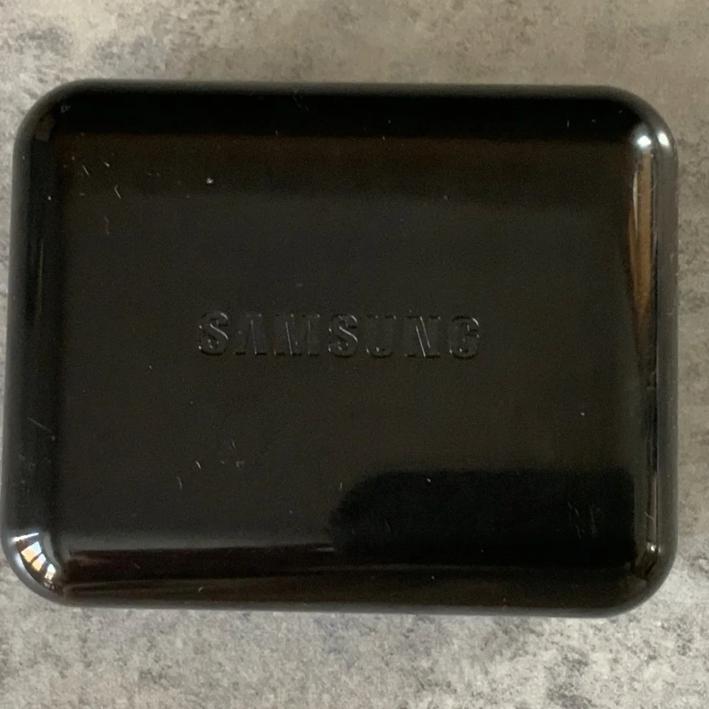 Samsung USB Connector, Ear Bud Covers and carrying Case